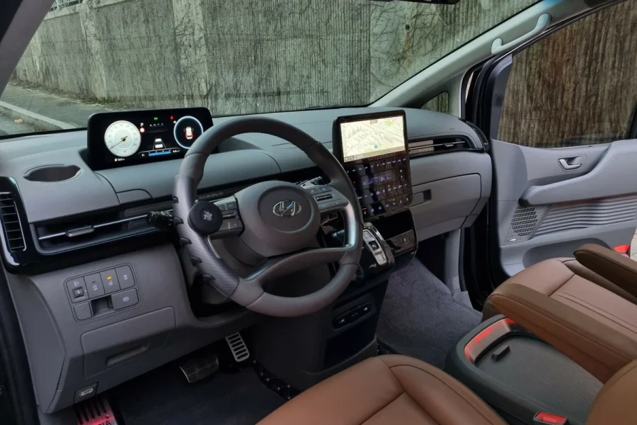 Hyundai Staria – Hybrid (2025)