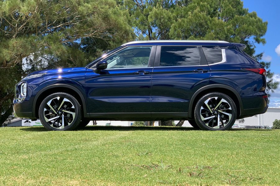 Mitsubishi Outlander (2022) 7-Seater
