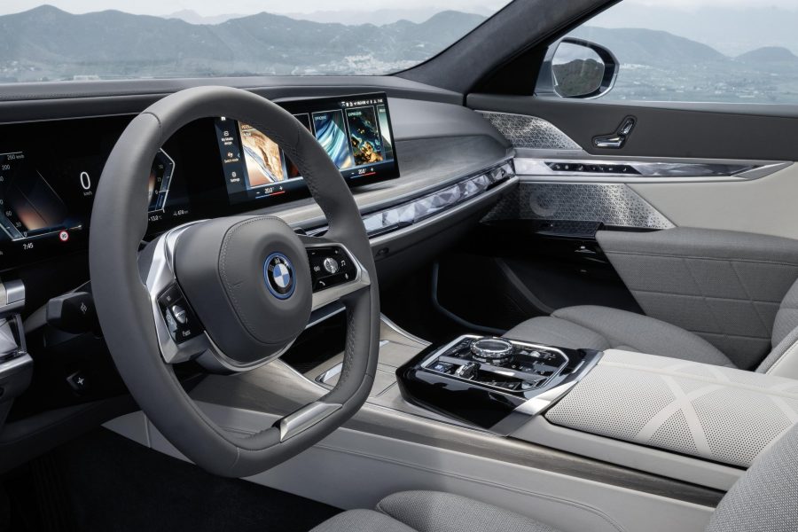 BMW 735i (2023)