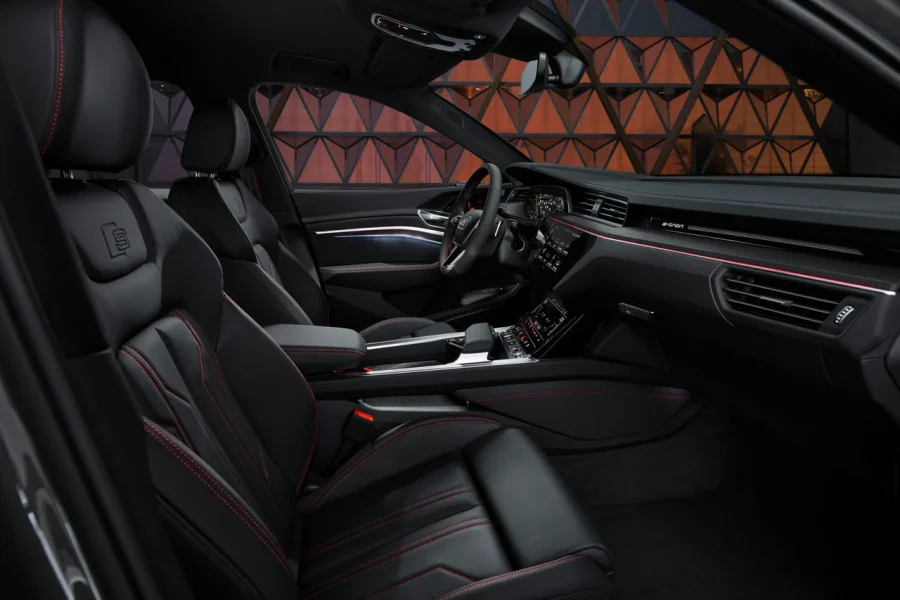 AUDI Q8 (2023)