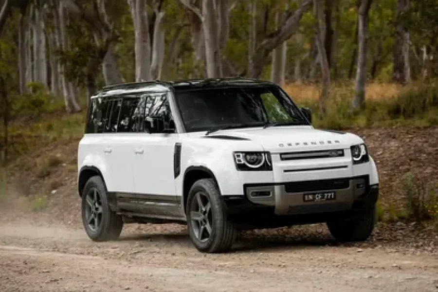 Land Rover Defender (2023)